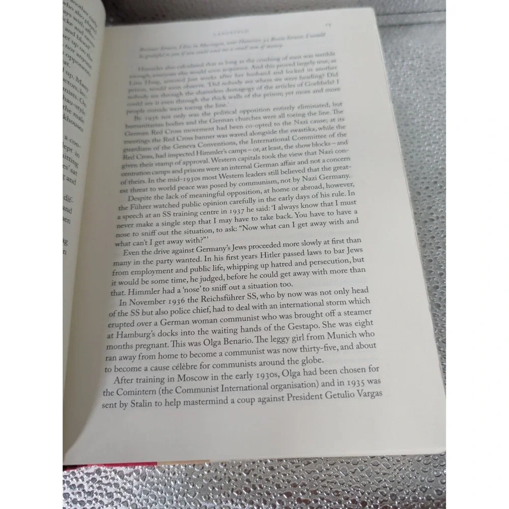 Sarah‎ Helm Ravensbrück Life & Death in Hitler's Concentration Camp for Women HC